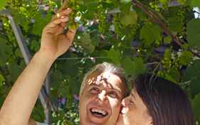 Gregoris und Marina, das deutsch-griechische Gastgeber-Ehepaar - Foto: Justus Preuß